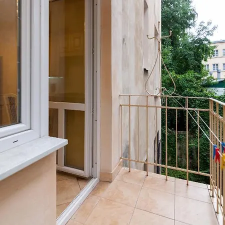 Apartamento Alfa Levytskoho *